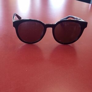 Classic Black Round Sunglasses - Brown Lenses